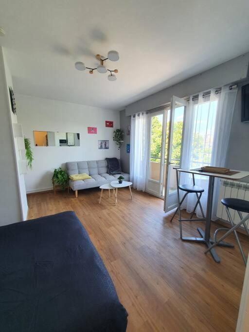 Le Studio Du Quai Charleville-Mézières Dış mekan fotoğraf